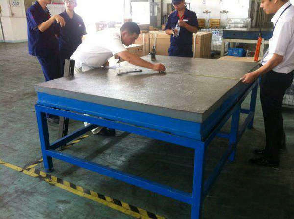 河北铸铁平台在精密仪器中的使用